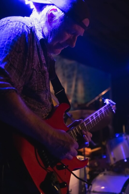 Devadesátiminutový koncert legendární skupiny PROGRES 2 v pátek 10.9.2021 v Barrák music club